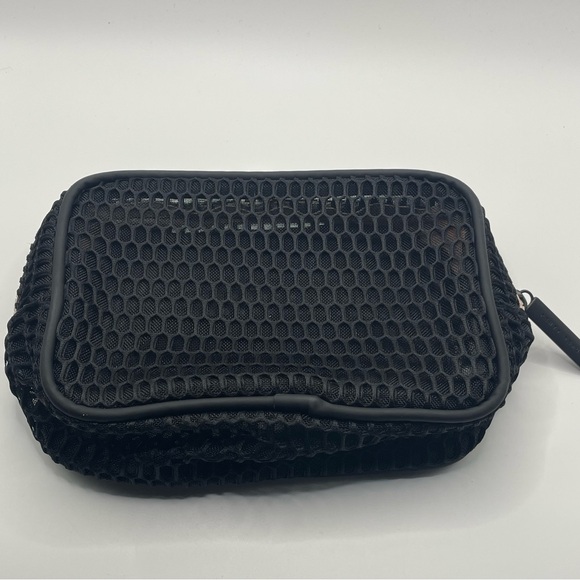 Fenty Beauty Black Mesh Makeup Bag with Pink Zipper - Picture 2 of 7